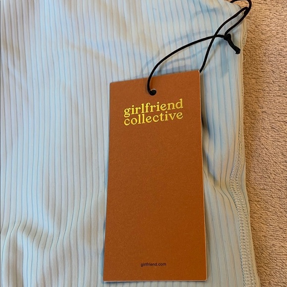NEW Girlfriend Collective Blue Ribbed Women's Cropped Athletic Top - Picture 2 of 6